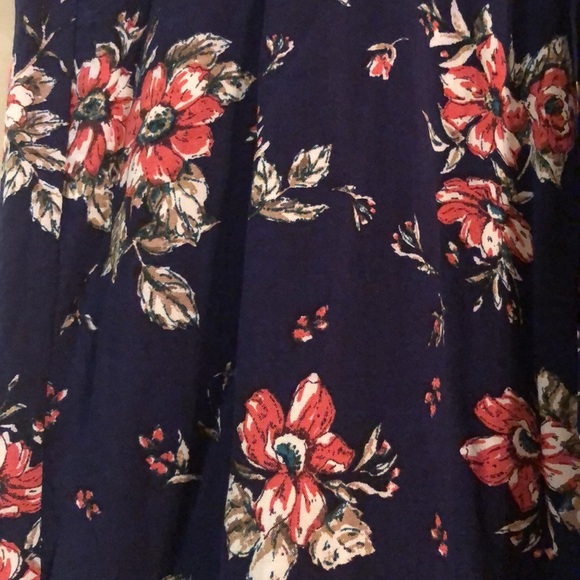 Only worn twice navy blue floral pants - Picture 2 of 4